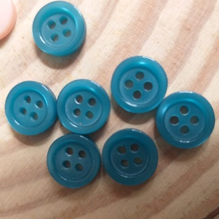 Hạt nhựa 4 lỗ , size 1cm (30 nút /6k)