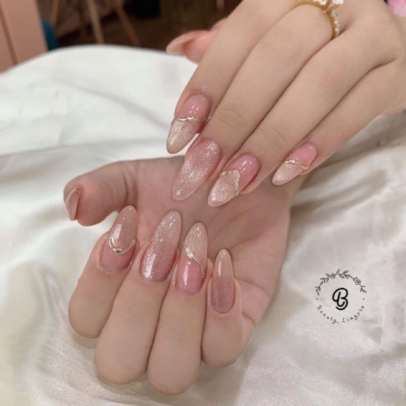 Nail box thiết kế hiệu ứng mắt mèo kim cương