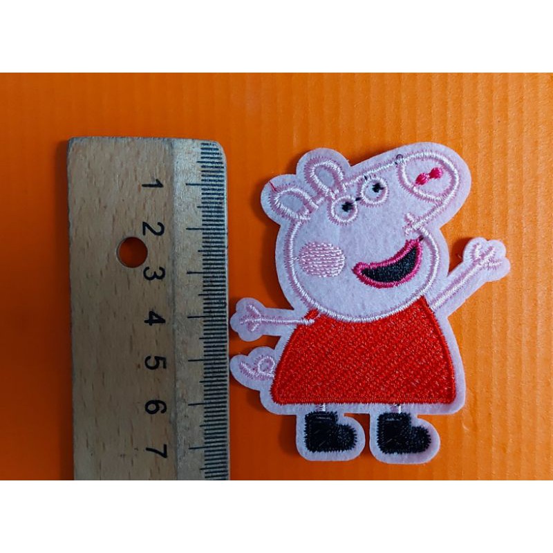 Hình ủi và hình may trang trí