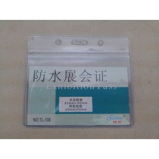 Đeo thẻ học sinh (cả mặt và dây)