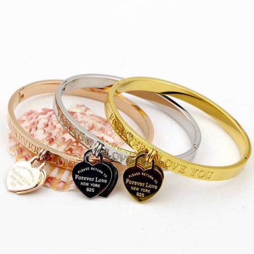 Vòng Tay Trái Tim Tòn Ten Titan Ko Đen TT 2262