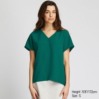Áo cổ tim UNIQLO nội địa Nhật
