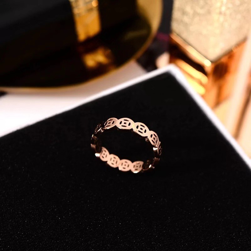Nhẫn đeo tay bằng thép titan mạ vàng 18k không gây dị ứng thời trang kiểu Hàn Quốc