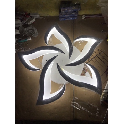 Đèn LED điều khiển từ xa có thể điều chỉnh độ sáng 5 đầu Đèn chùm hoa sen 40W cho phòng khách ,Phòng Ngủi