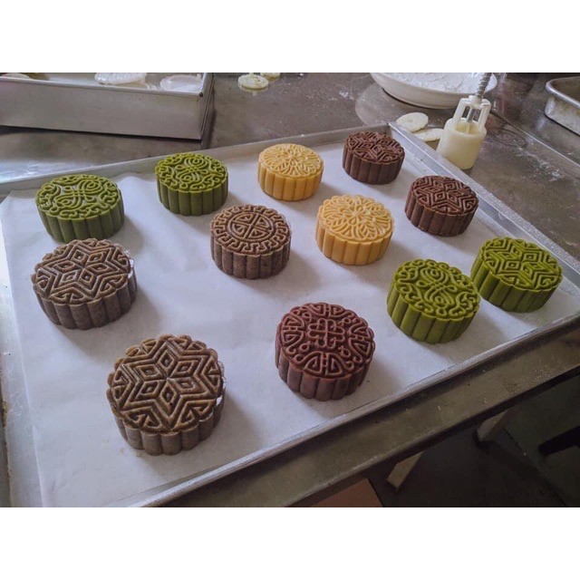 Khuôn Trung Thu lò xo 100g-150g 4 mặt sắc nét