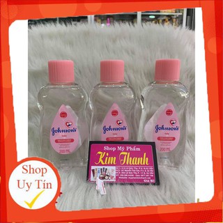 Dầu massage & dưỡng ẩm Johnson's baby oil