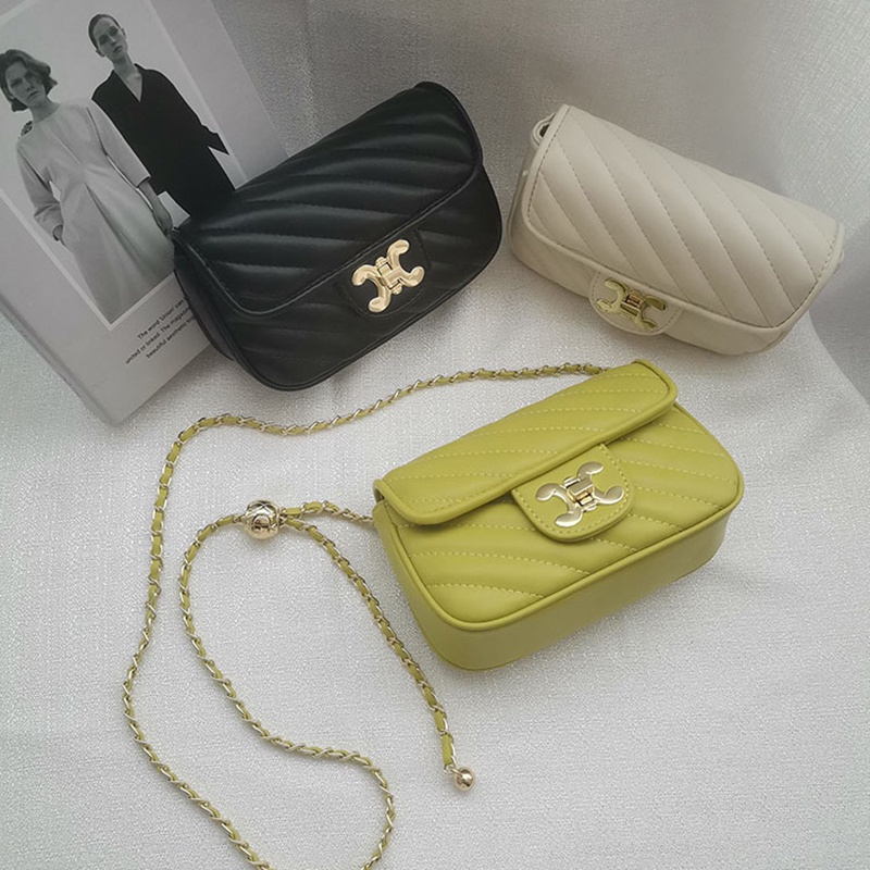 Túi đeo chéo IELGY phối dây xích phong cách đường phố cho nữ khi đi du lịch