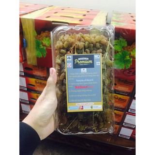 Hộp nho kho hữu cơ ÚC nguyên cành 500g