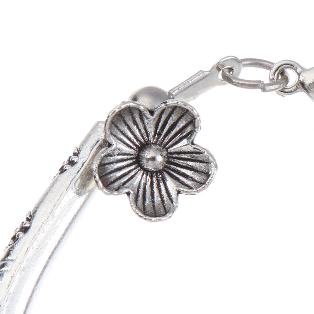 Vòng tay đính hạt phong cách dân tộc mới phổ biến cho nữ