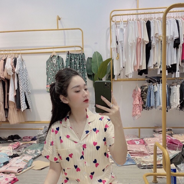 Bộ lụa cho chị em