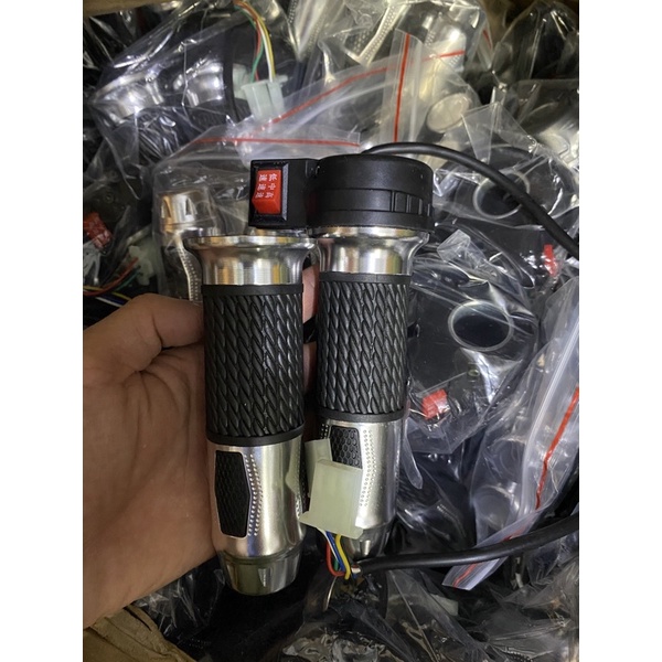 Tay ga xe điện Vespa 3 tốc độ