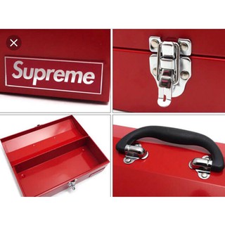 Hộp sắt Supreme có khóa gài