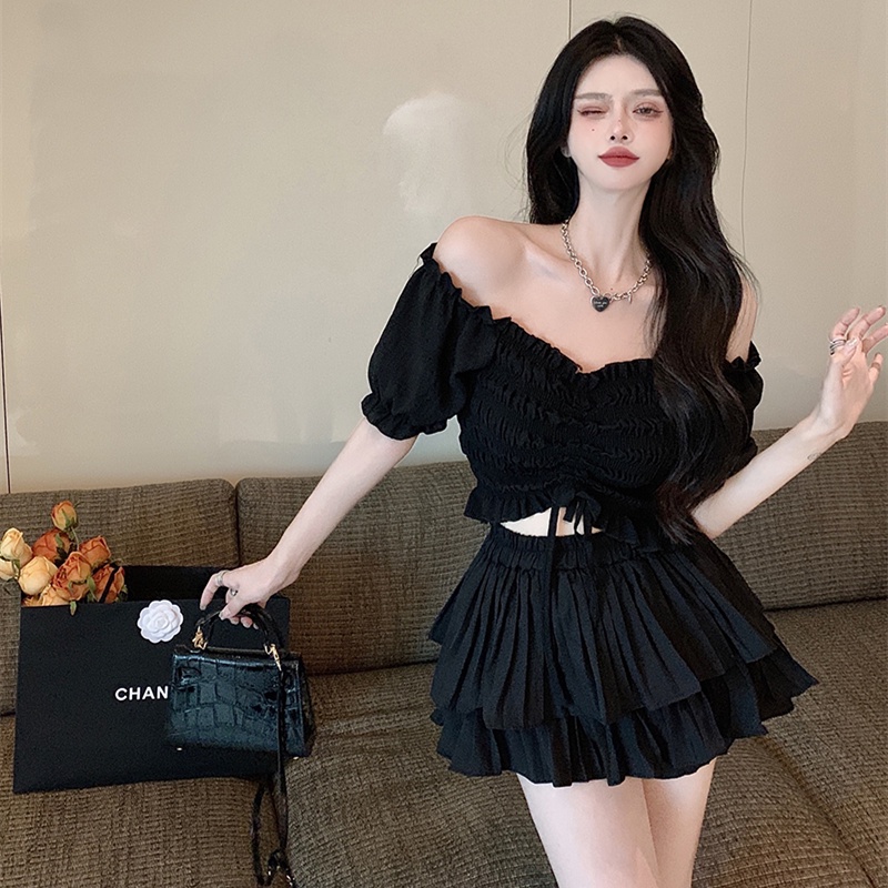 Bộ Áo Sơ Mi Ngắn Tay Trễ Vai + Chân Váy Ngắn Lưng Cao Xếp Ly Dễ Thương