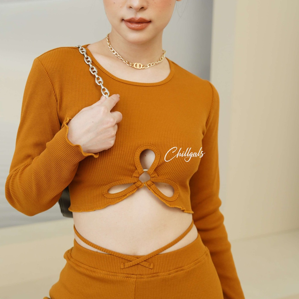 Set len tăm áo Croptop khoen tròn, họa tiết hoa sexy &amp; quần loe buộc dây tôn dáng - Màu GHI