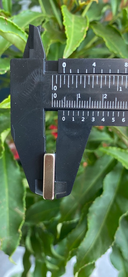 Nam châm đất hiếm 20x10x5mm