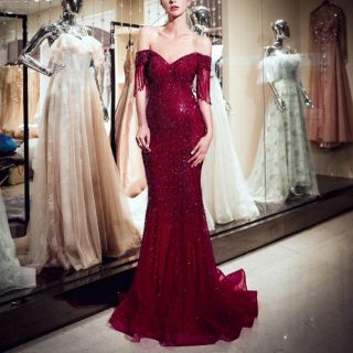 ĐẦM BODY KIM SA TRỄ VAI PHỐI TUA RUA :