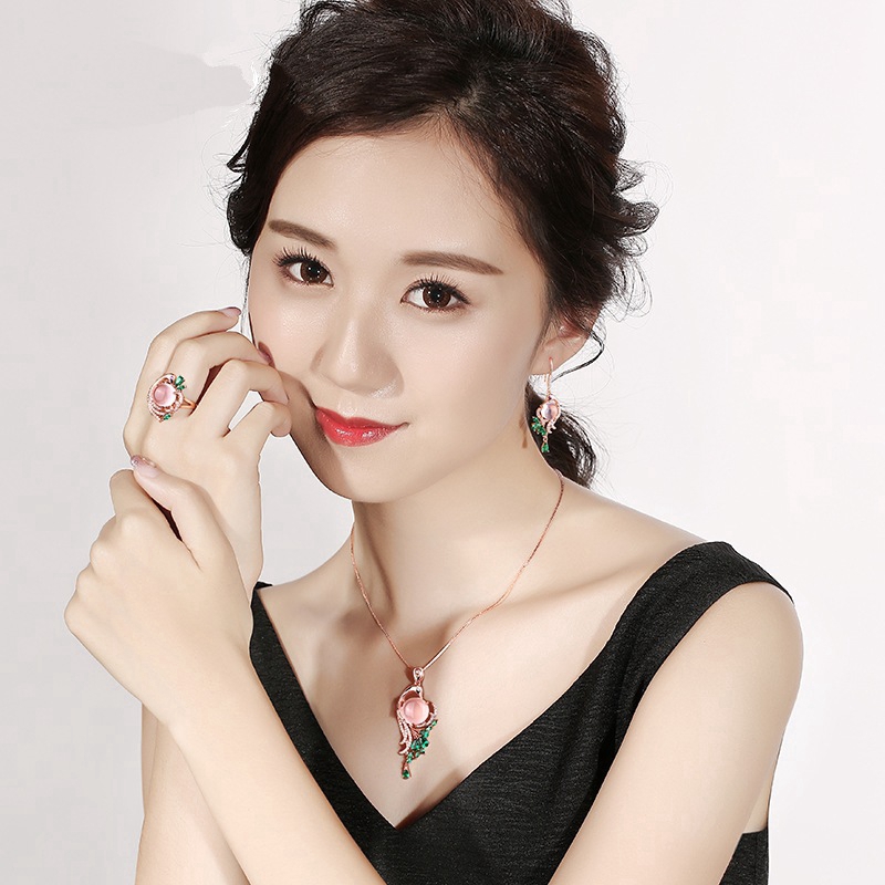 Màu Hồng Pha Lê Nữ Ngọc Pha Lê Hồng Xương Đòn Dây Chuyền Nữ Hoa Hồng Vàng Dây Chuyền Ngọc