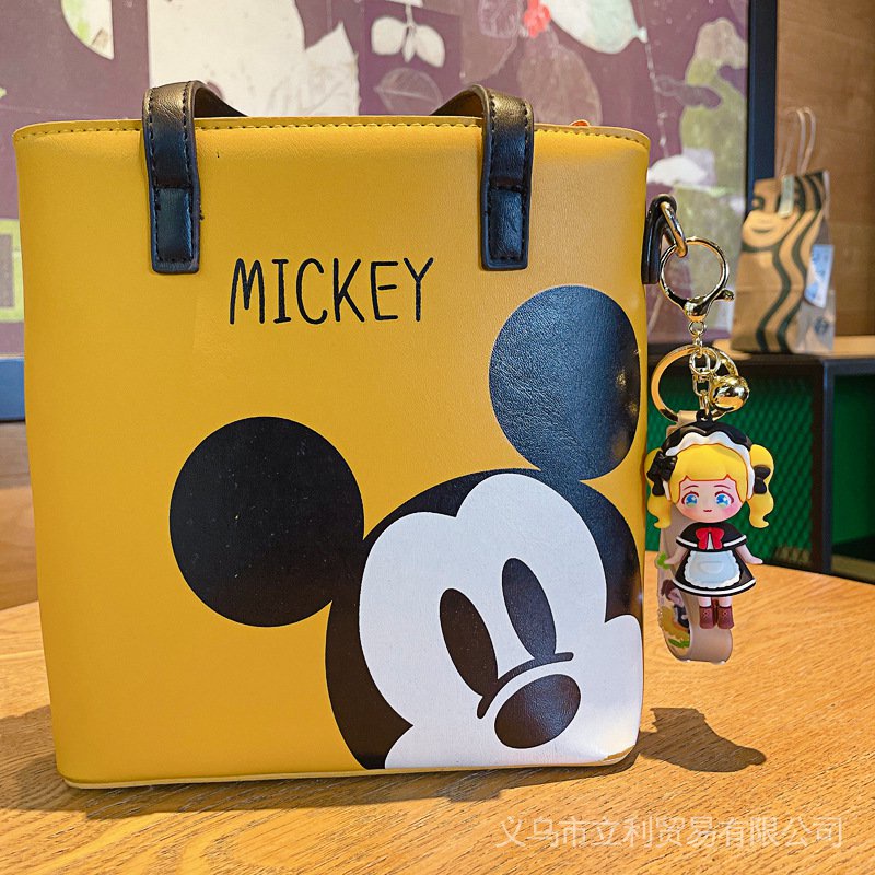 Móc Khóa Nhựa PVC Hai Chiều Họa Tiết Hoạt Hình Dễ Thương