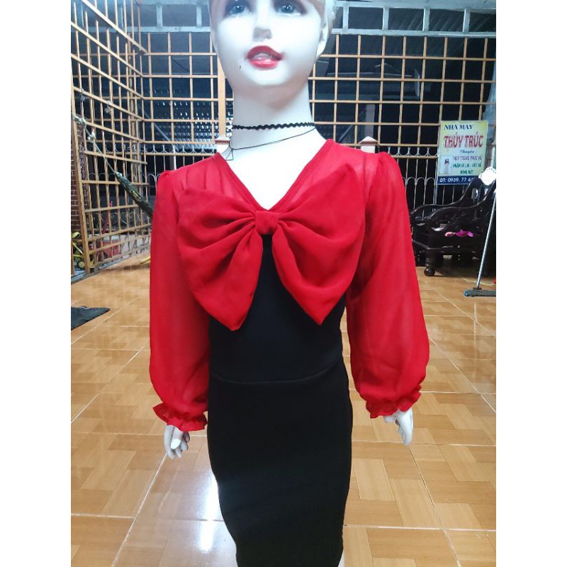 Đầm ôm bé gái xinh