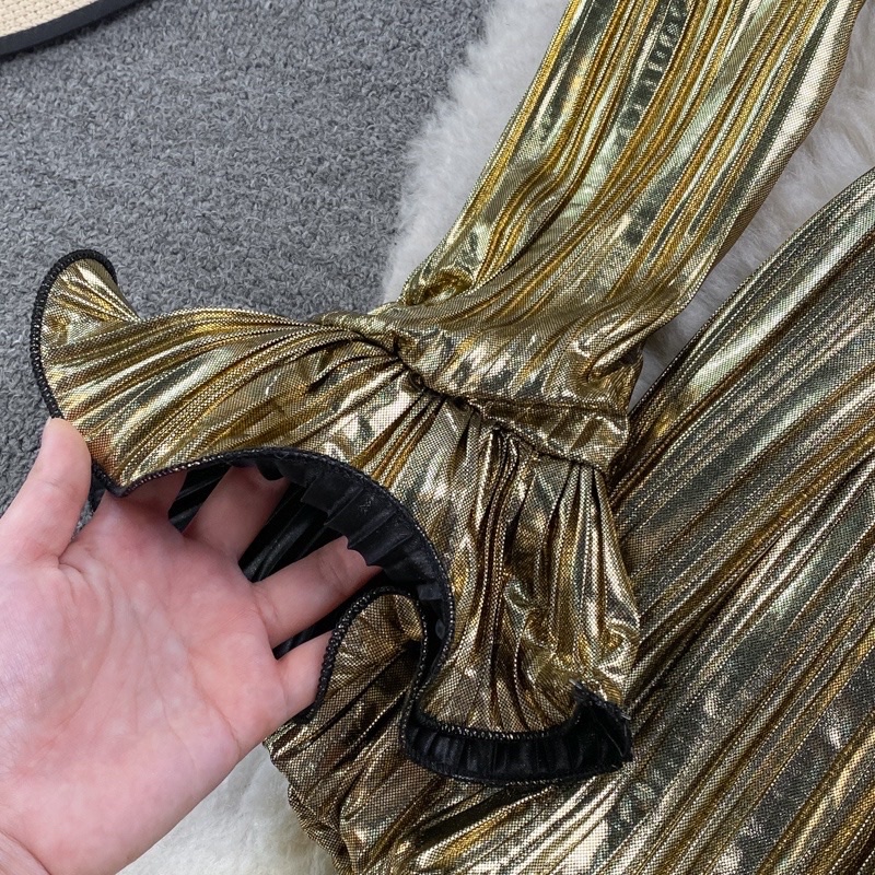 Đầm nhũ xếp li kèm belt