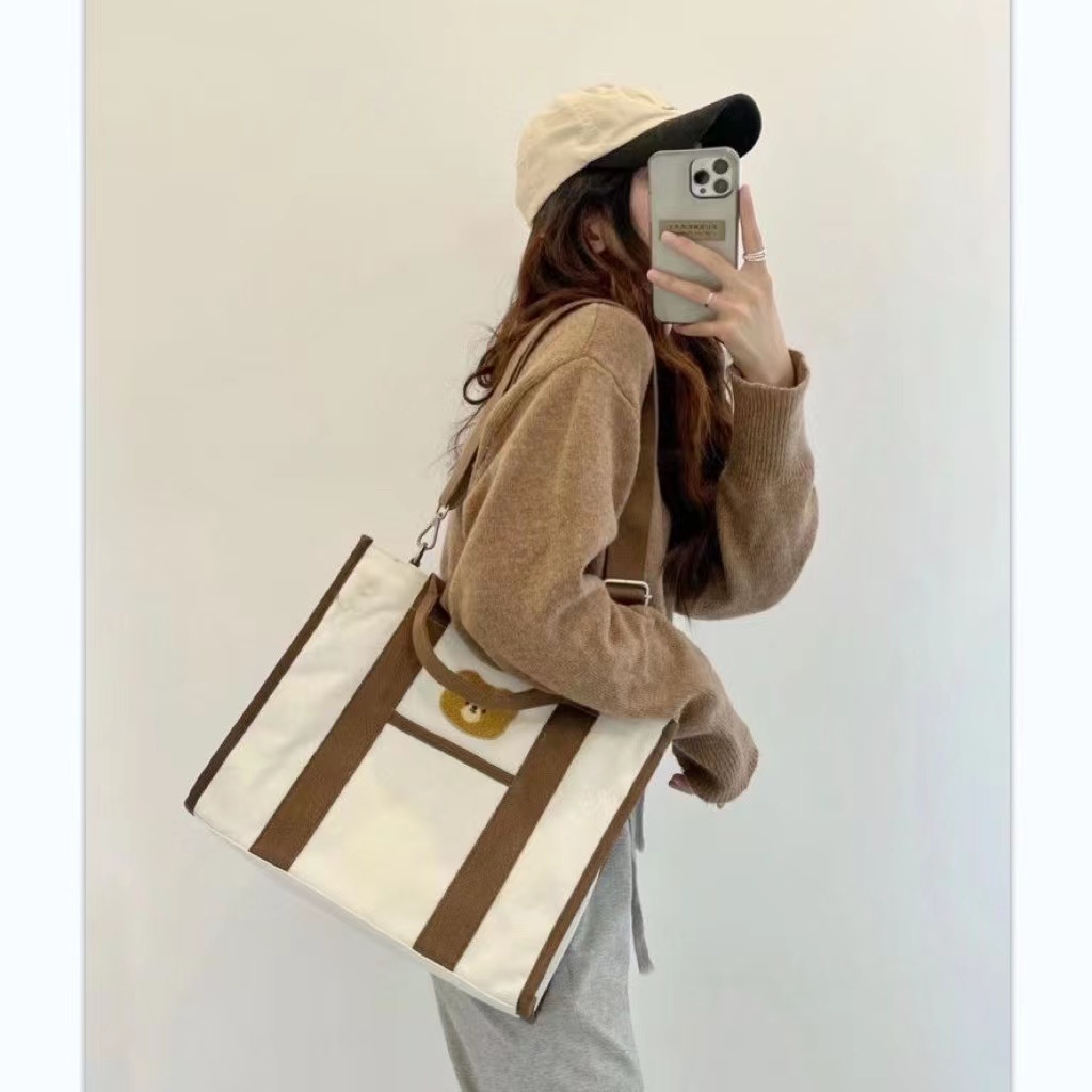 Túi đeo vai đa năng thêu họa tiết thời trang 2022 cho mẹ bé