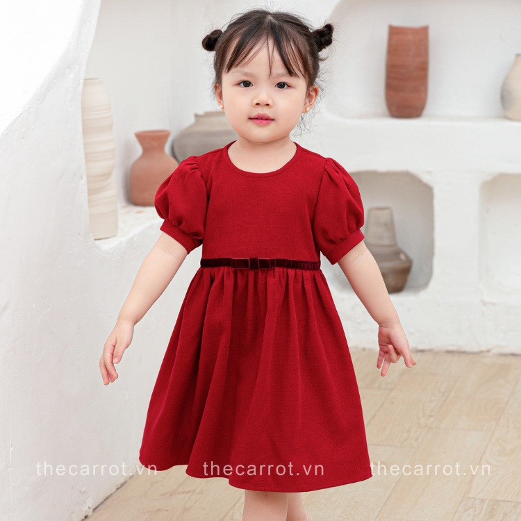 Váy nhung đỏ CARROT cho bé gái, dáng xoè có tay, phối ruy băng nơ eo, chất liệu nhung chéo hàn