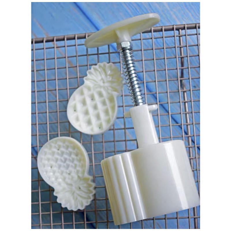 Khuôn trung thu lò xo 50gr 2 mặt hình quả dứa ( làm bánh dứa )