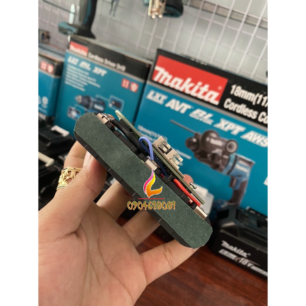 Pin makita có báo pin 5s- 18v- 2500 mah,xả 20a cell samsung 25r, sạc adapter.