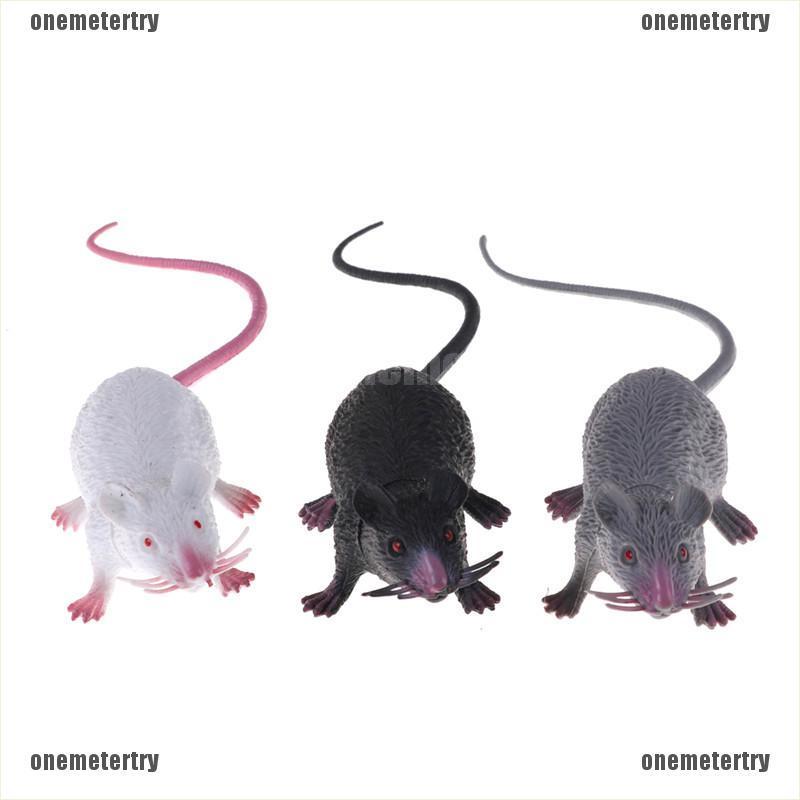 Con chuột giả dùng để trang trí Halloween