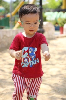 Kính bảo hộ cho bé và người lớn