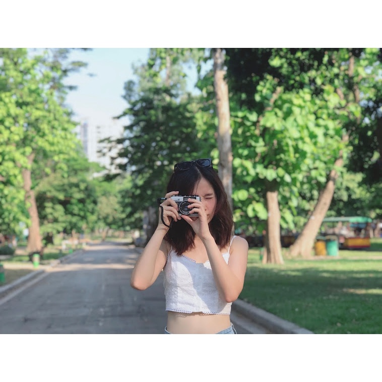 Layla camisole - Áo 2 dây trắng croptop - có sẵn - hoa nhí có chun sau ôm body viền ren