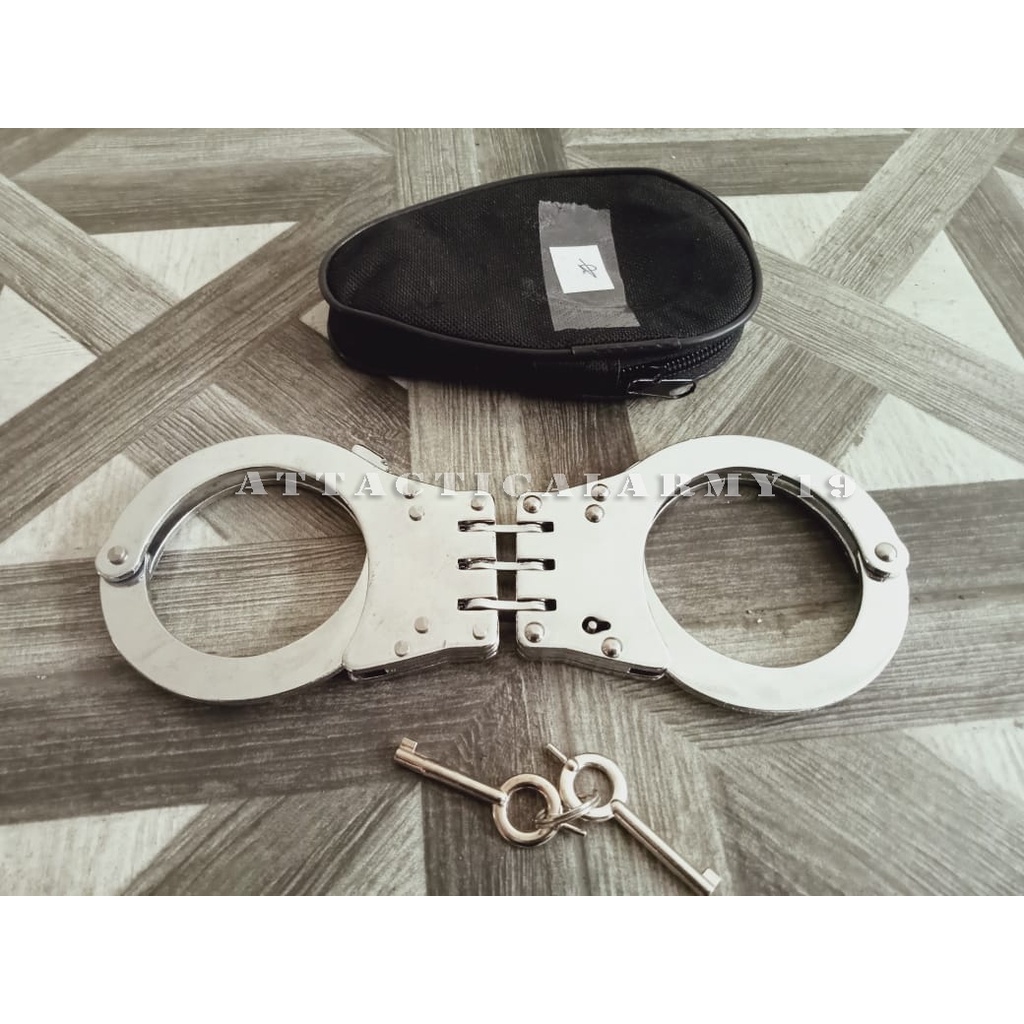 Còng tay cảnh sát an toàn