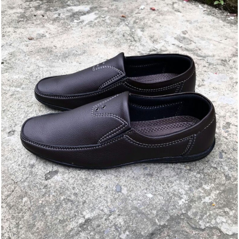 Giày lười nam mẩu mới, da mềm, mã GM12, size từ 39-43, màu nâu, đế khâu sẳn rất chắc chắn