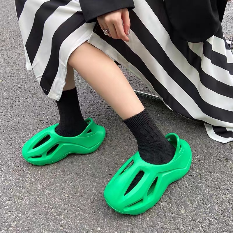 Dép đi biển Dép Sandal Đục Lỗ Đế Dày Khử Mùi Chống Trượt Thời Trang Mùa Hè Hàng Mới Dành Cho Nam 2022