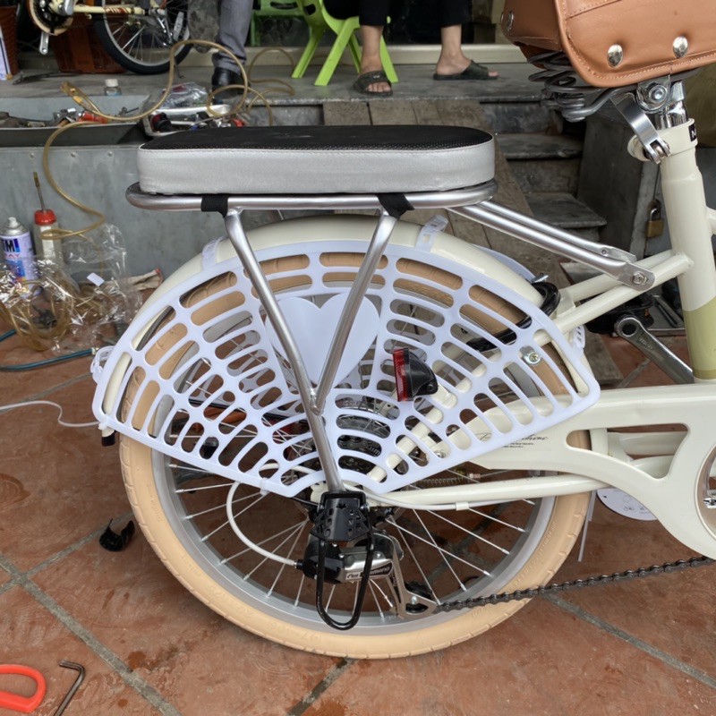 Lưới bảo vệ xe đạp cho bé bằng nhựa dẻo