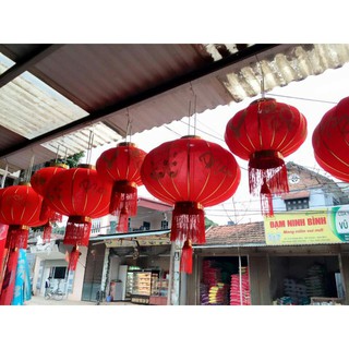 Đèn lồng đỏ trang trí Tết