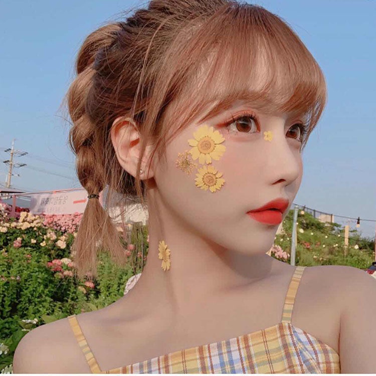 Miếng Dán Trang Trí Hình Cánh Hoa Cho Cô Dâu