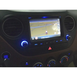 Màn hình theo xe i10 có GPS dẫn đường.