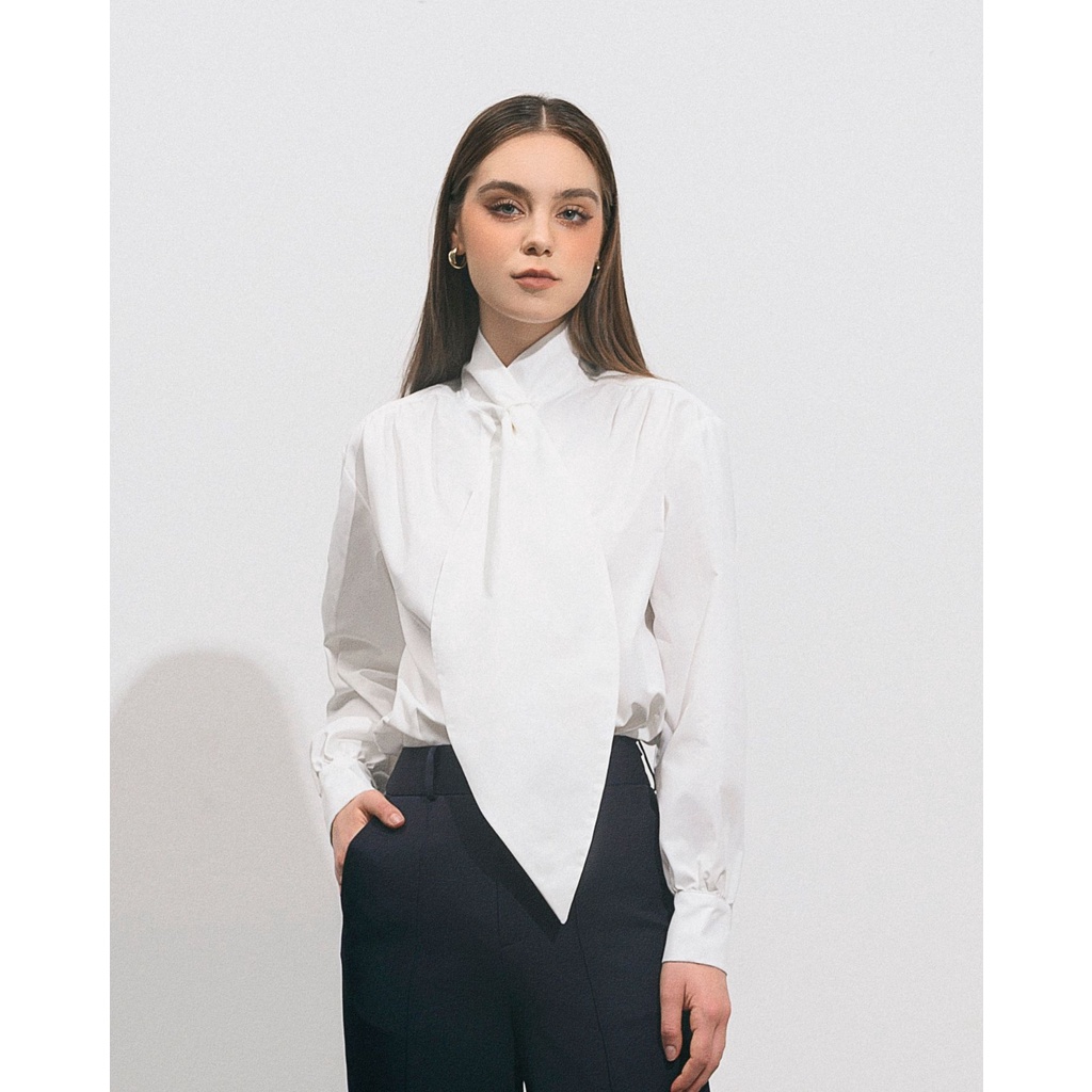 Áo Sơ Mi ONMIX - Twist Shirt - Vải Thô Hàn - Màu Trắng Trơn