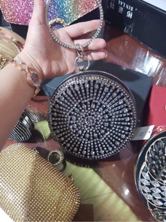 Cốp dự tiệc đá tròn sang trọng