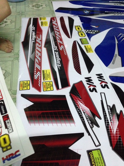 Tem rời elegant đỏ đen Spark -1