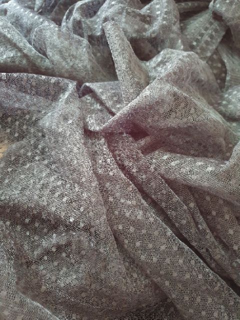 Vải ren đen hơn 8m