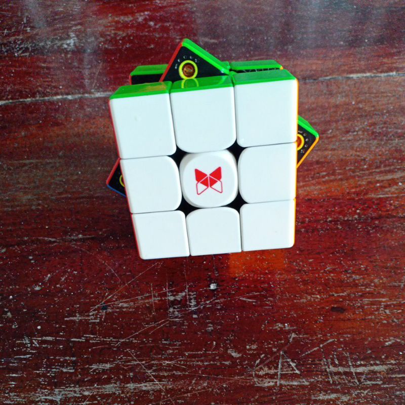 rubik tornado v2 (đọc kĩ mô tả sản phẩm)