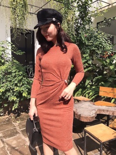 Váy len xoắn bụng