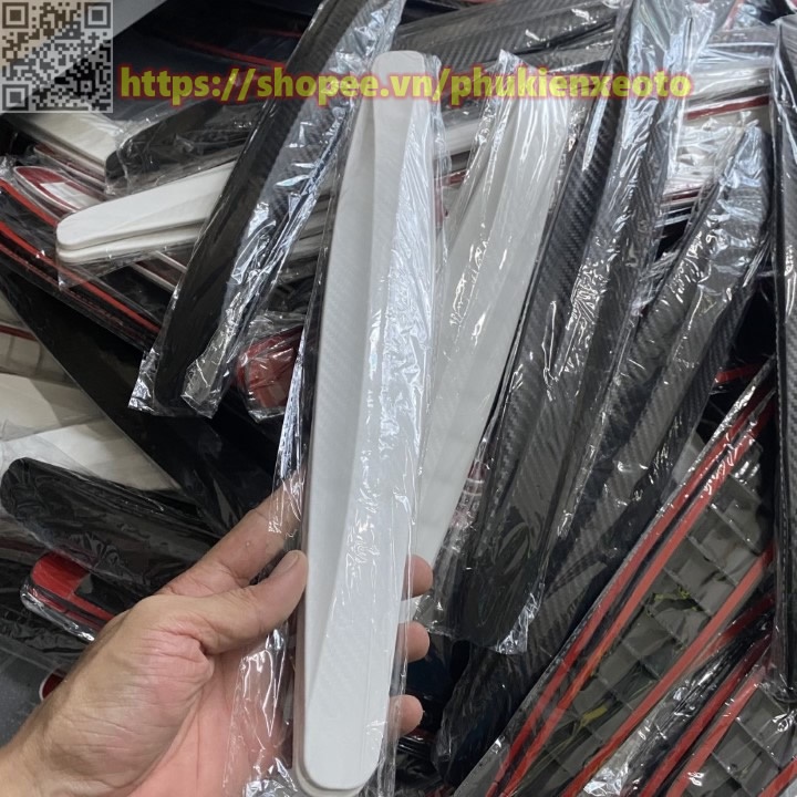 Set 2 miếng dán góc xe hơi bảo vệ chống trầy xước va đập
