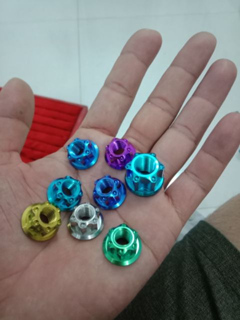 Con tán 10li titanium GR5 gắn  đĩa  tải  winner