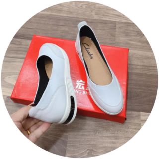 Giày Clarks