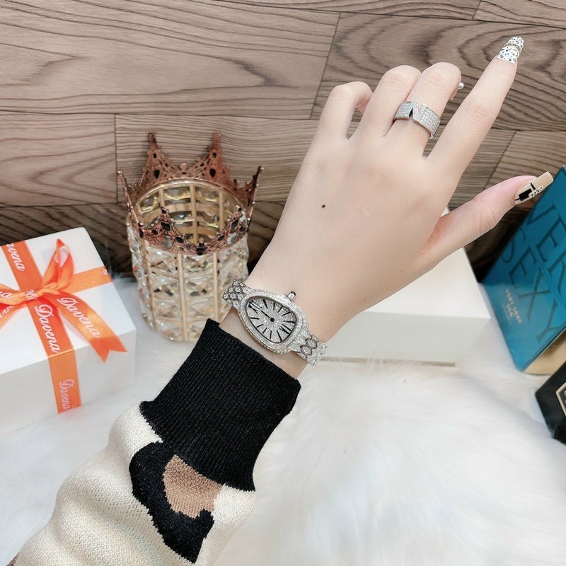 Đồng hồ nữ Davena .