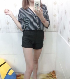 Áo sọc V tay lỡ mặc 2 kiểu