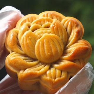 Khuôn trung thu lò xo mẫu Sen 1 mặt 75gr